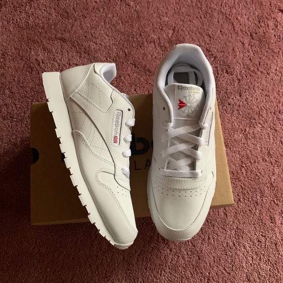 Classic White Reebox - Picture 2 of 7